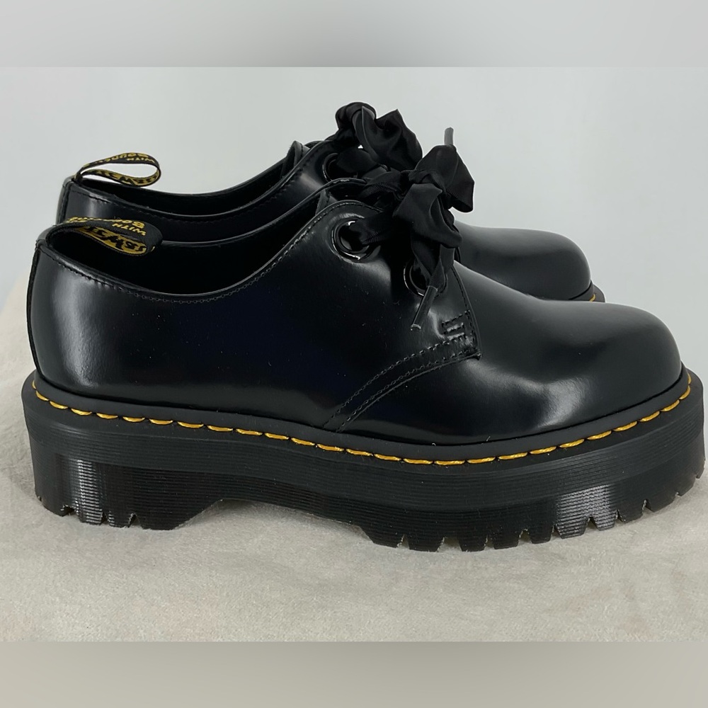 Dr. Martens Women's Holly Oxford
